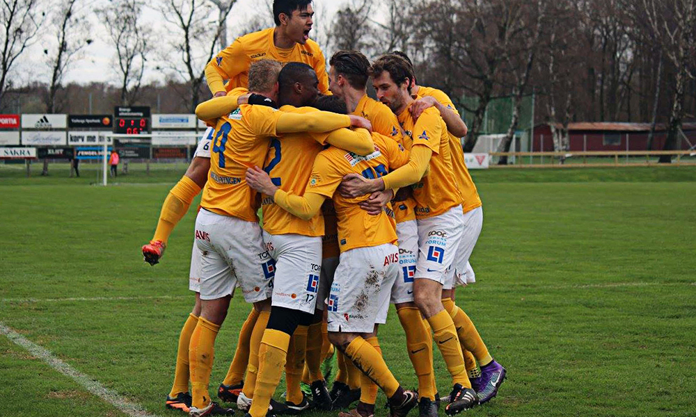 Måljubel i matchen mot Tvååker. FOTO: Susann Sannefjäll