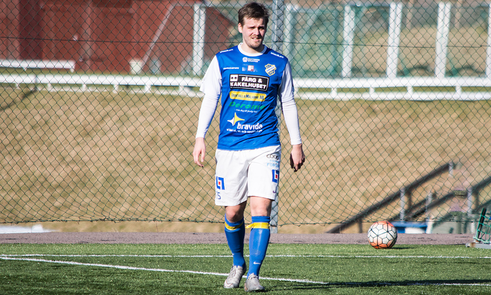 Felix Pettersson i träningsmatch mot norska KVIK Halden. FOTO: Tomas Sandström